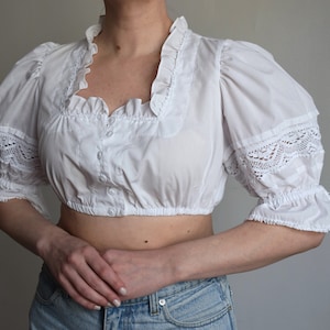 Vintage 90s White Lace Dirndl Blouse: Cropped Oktoberfest Top, Size 38 DE