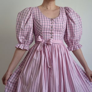 Vintage 80s Austrian folk dress, check pink dress with pink striped apron, peasant dress puff sleeve Oktoberfest dress, Trachten, 38 EU
