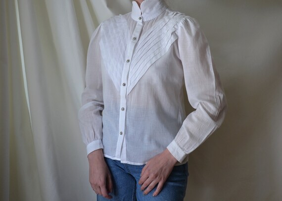 Vintage 80s white peasant blouse, collared blouse… - image 4