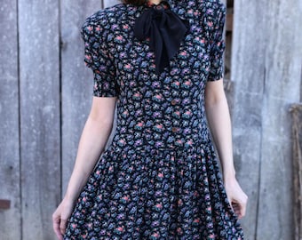 1980s silk floral drop waist dress with a neck tie and puff sleeve, cottage core, M