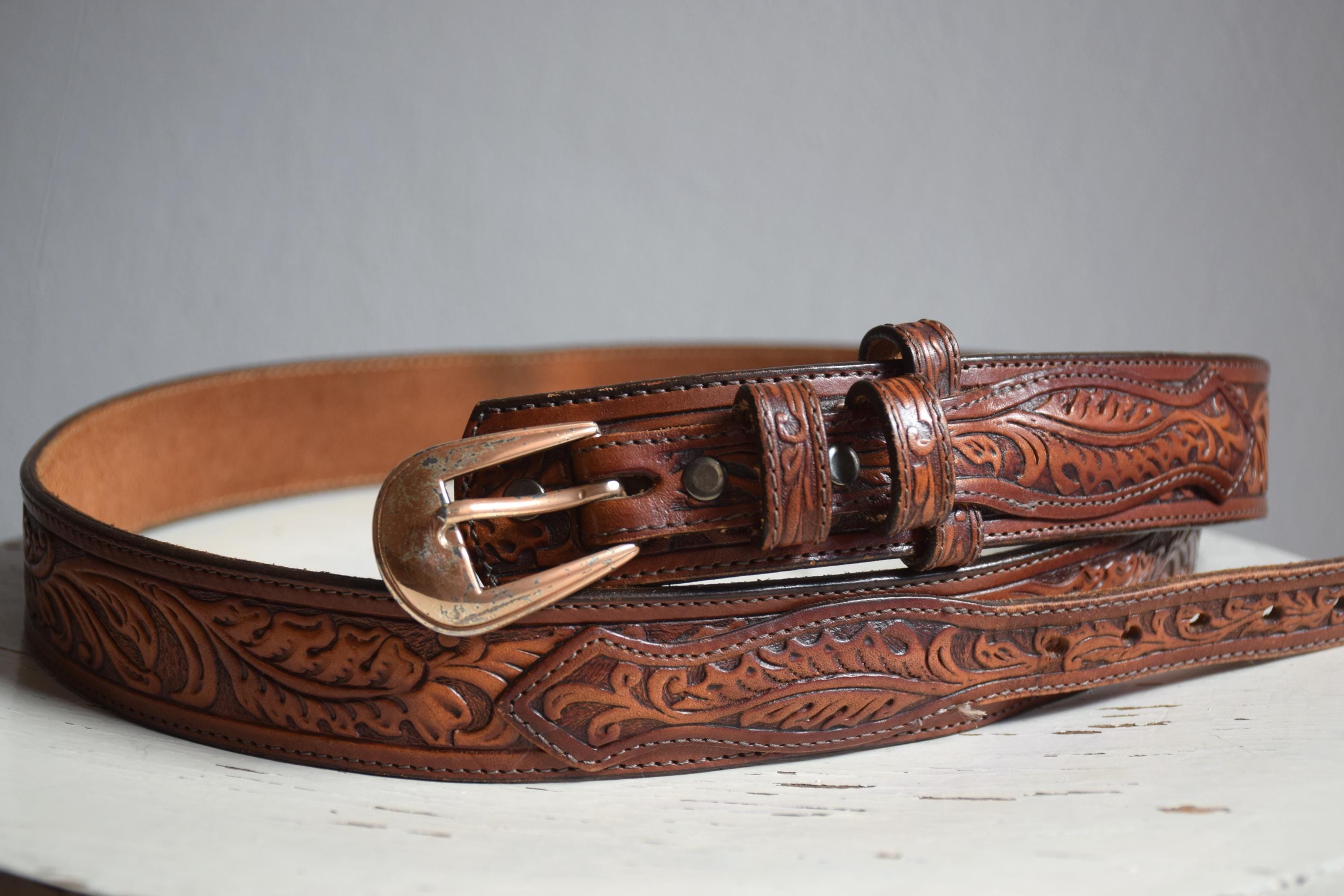 Vintage | Western Theme Tooled Brown Belt with Brass Buckle Western Tooled Square-Buckle Leather Belt - Brown | Olderbest main image 4
