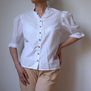 Vintage White Cotton Dirndl Blouse: Bavarian Folk Top