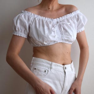 Vintage White Dirndl Crop Top: Embroidered Off-the-Shoulder Blouse (40 EU/10 US