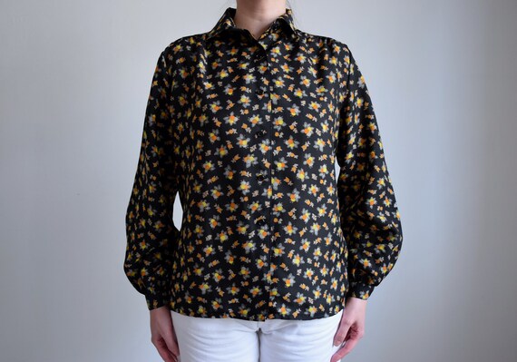 Vintage 70s black botanical pattern blouse, black… - image 6