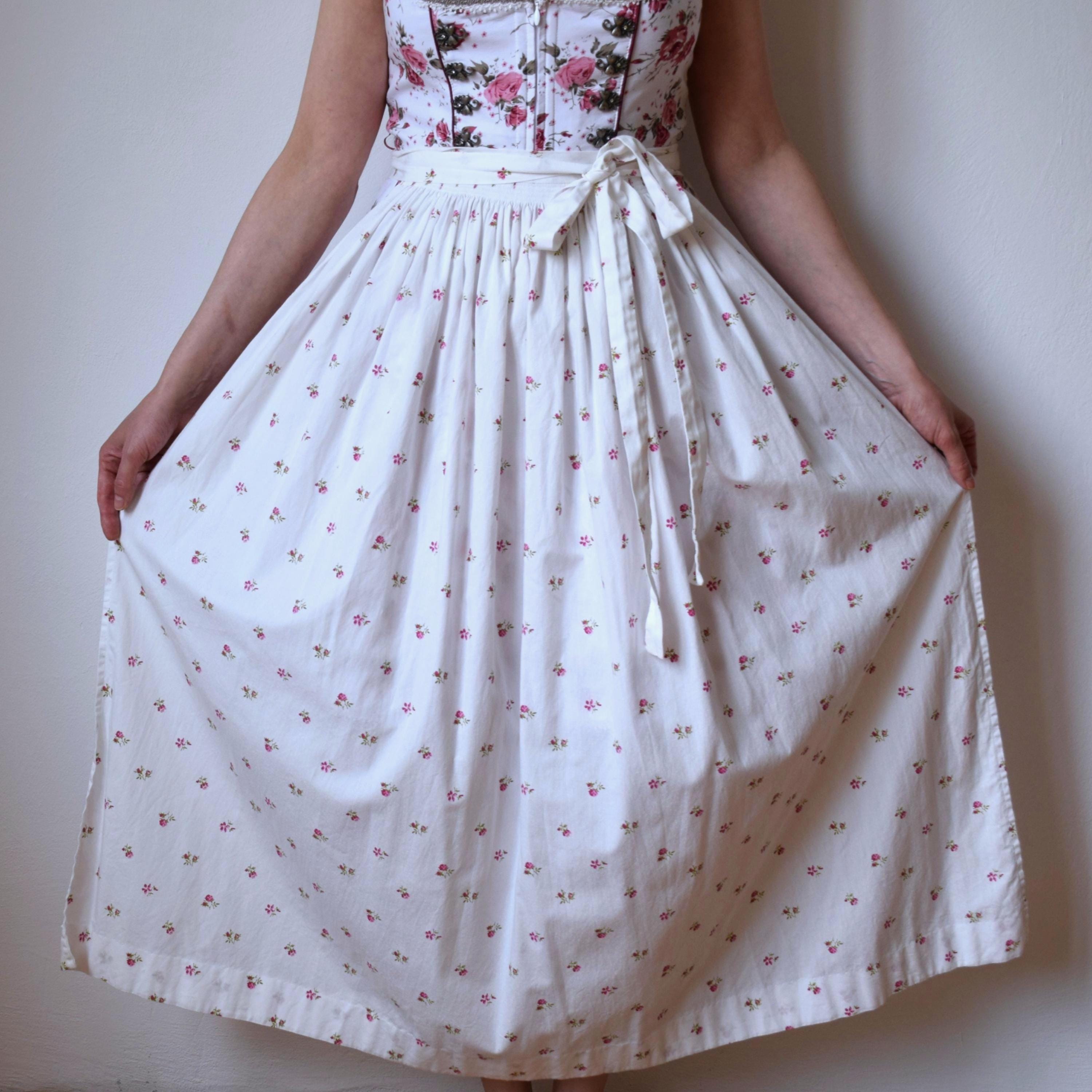 Vintage long white floral dirndl apron, folk floral print apron, white pink and green peasant apron, prarie style, Oktoberfest, cottage core