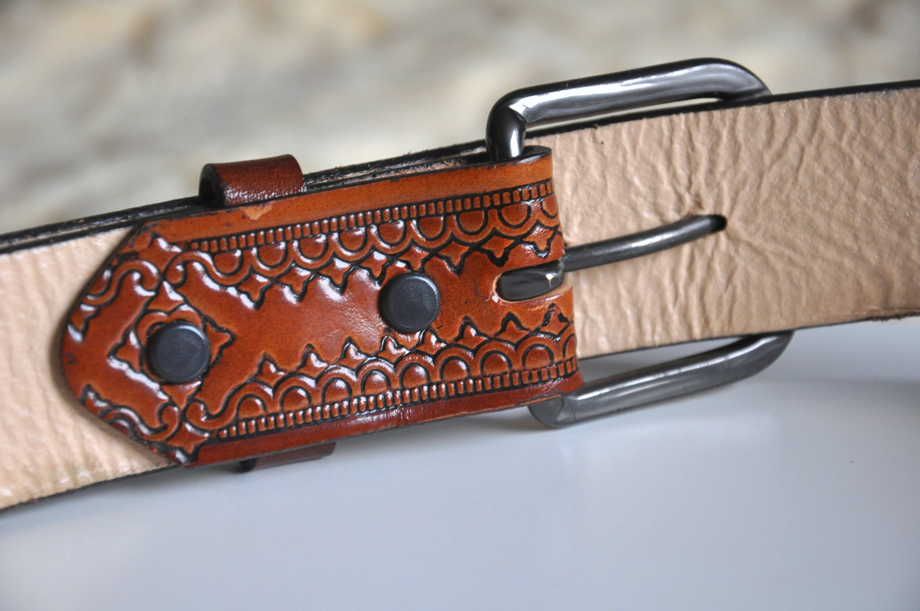 Vintage Stamped Brown Leather Belt: Western Boho Style, 36  display picture 2