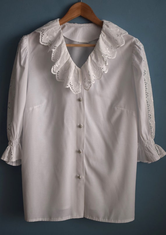 Vintage 90s ruffle lace collar folk blouse, embro… - image 6