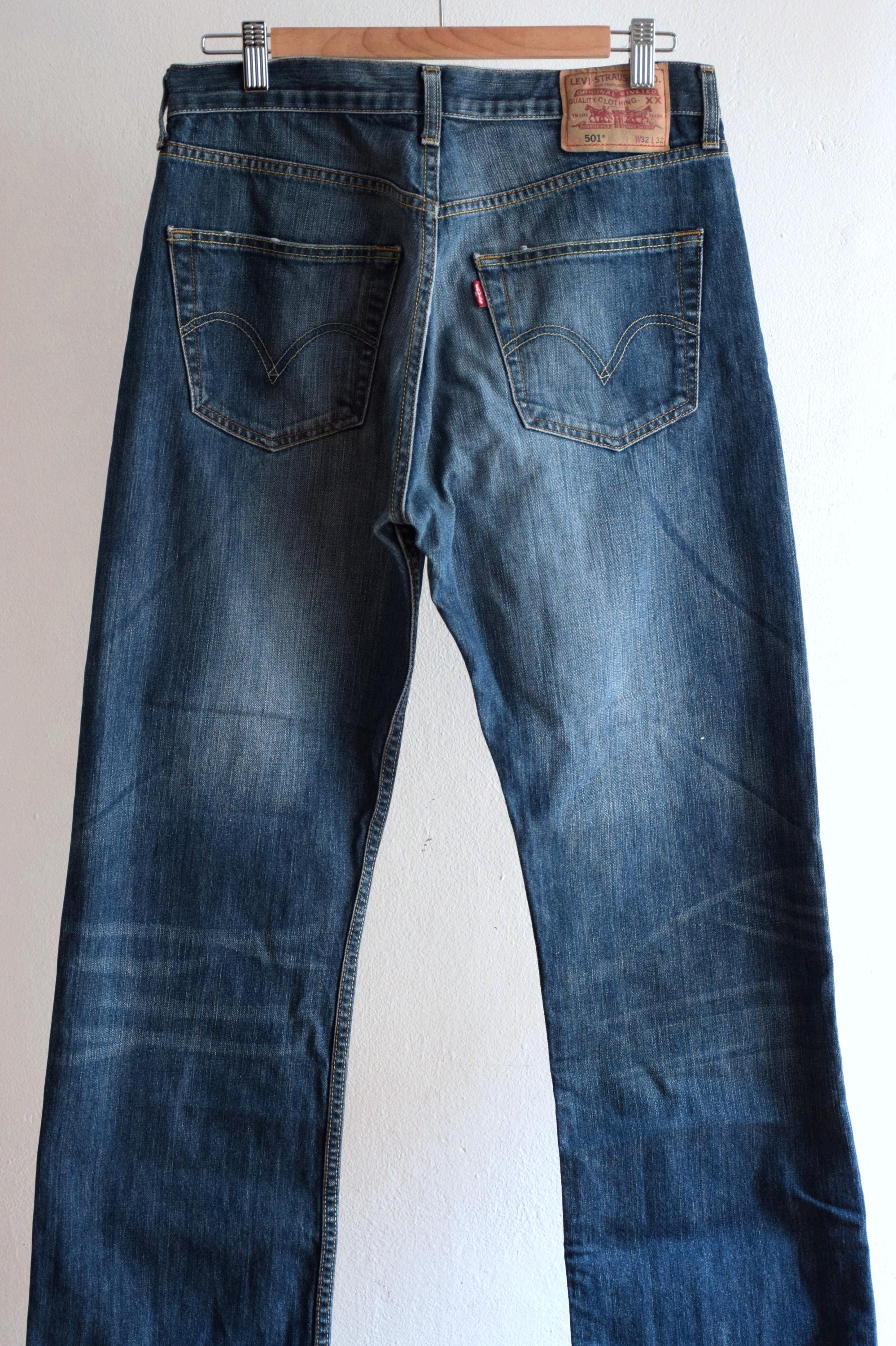 Jeans LEVI'S 501 Homme - Taille W30/L32, Coupe Droite, Denim Bleu Foncé, Boutonnage, Très Bon état