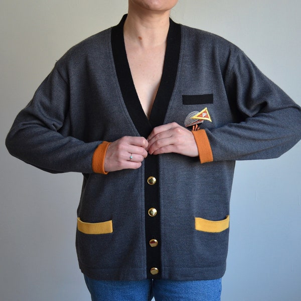 Vintage 90s gray V- neck women's cardigan, wool blend knit cardigan, women's cardigan with pockets, preppy wool cardigan, made in Germany, L