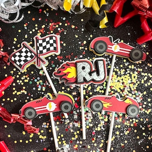 Erste Runde um die Strecke Rennauto Geburtstag Cupcake Toppers