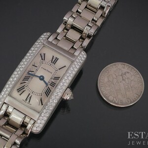 Cartier Tank Americaine 1713 18k White Gold Diamond Guilloche Watch i18292 imagem 4