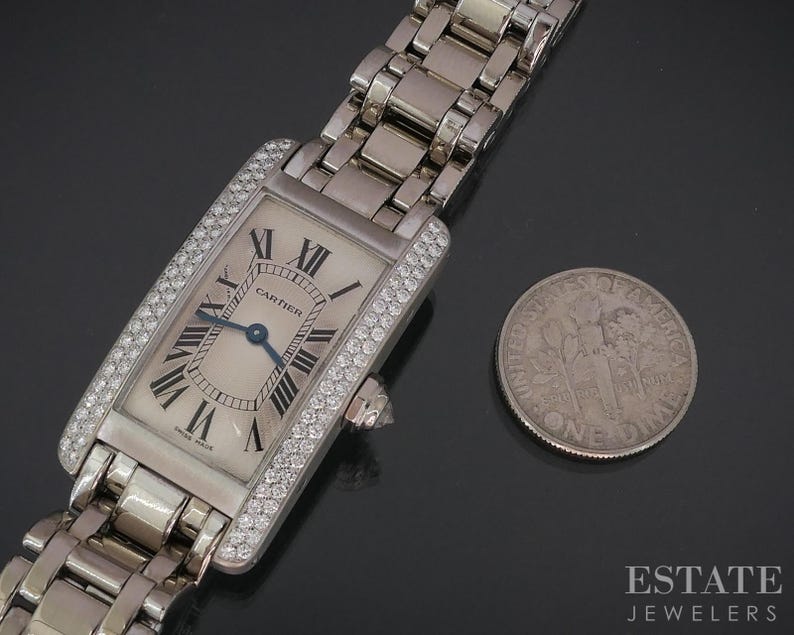 Cartier Tank Americaine 1713 18k White Gold Diamond Guilloche Watch i18292 imagem 4