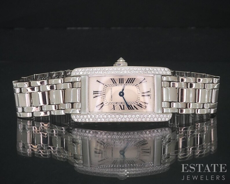 Cartier Tank Americaine 1713 18k White Gold Diamond Guilloche Watch i18292 imagem 3