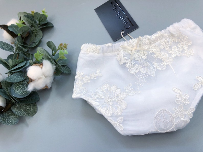 Christening bloomers, organic cotton diaper cover, ivory lacy bloomers, lace diaper cover, lacy bloomers, christening diaper cover zdjęcie 2