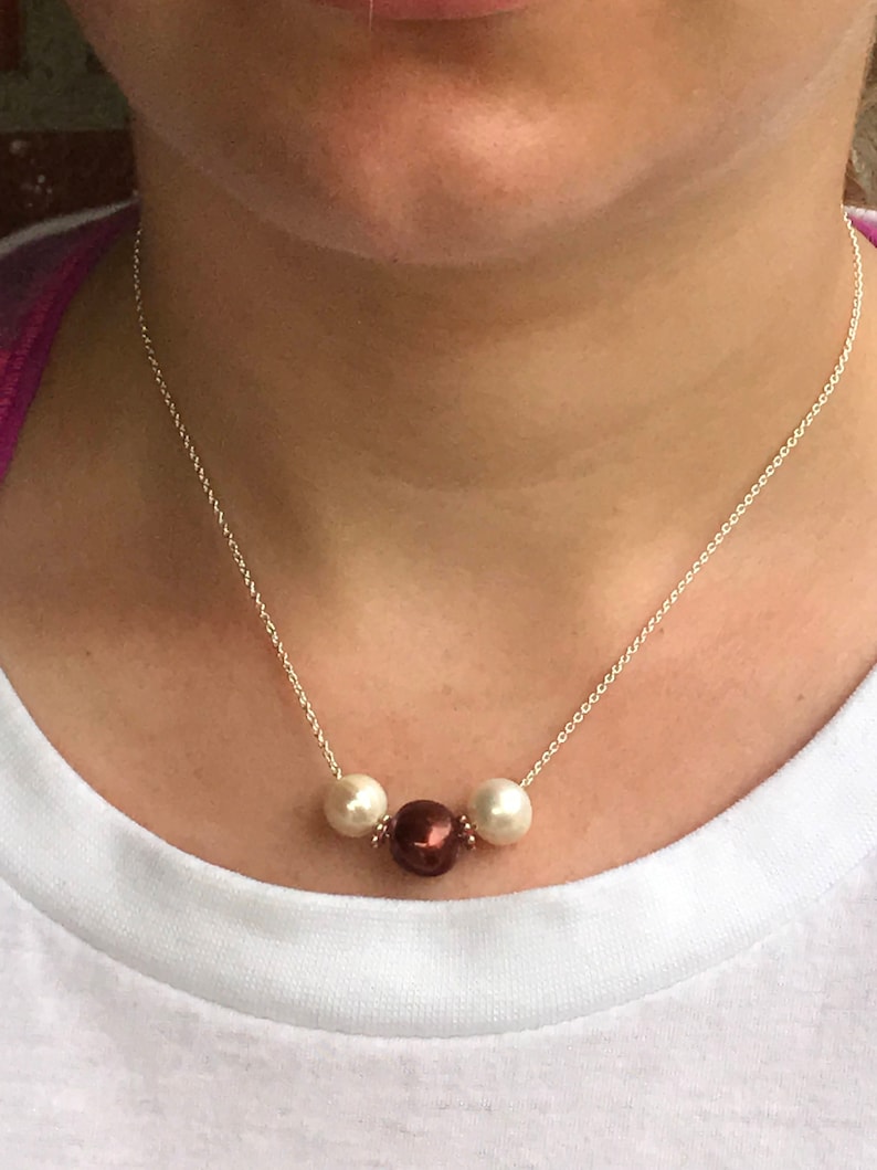 Customized Floating Pearl Necklace With 3 Pearls Etsy