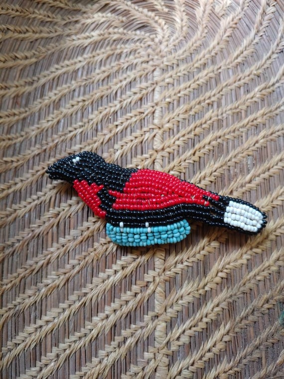 Native American beaded bird pin/fetish - image 1