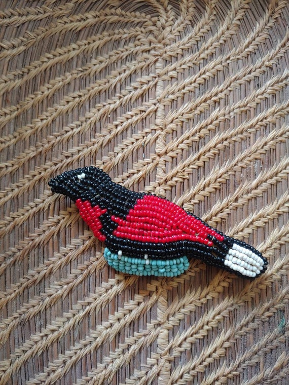 Native American beaded bird pin/fetish - image 2