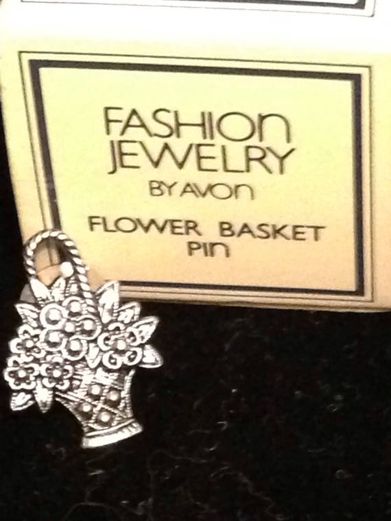 AVON Fashion Jewlery Flower Basket Pin - image 1