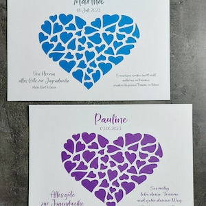 Puede incluir: Dos tarjetas blancas con corazones azules y morados recortados en el centro. Las tarjetas est&aacute;n decoradas con texto que dice "Martha 01. Juli 2023" y "Pauline 03.06.2023". El texto en las tarjetas tambi&eacute;n dice "Von Herzen alles Gute zur Jugendweihe Michi. Karl & Lasse" y "Alles gute zur Jugendweihe Sei mutig lebe deine Tr&auml;ume und gehe deinen Weg. Alles liebe w&uuml;nscht Rocco".