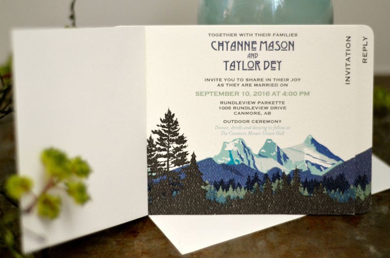 Craftsman Three Sisters Mountain Landscape Wedding Livret 3pg Booklet Invitation with Envelope and RSVP // BP1 image 2