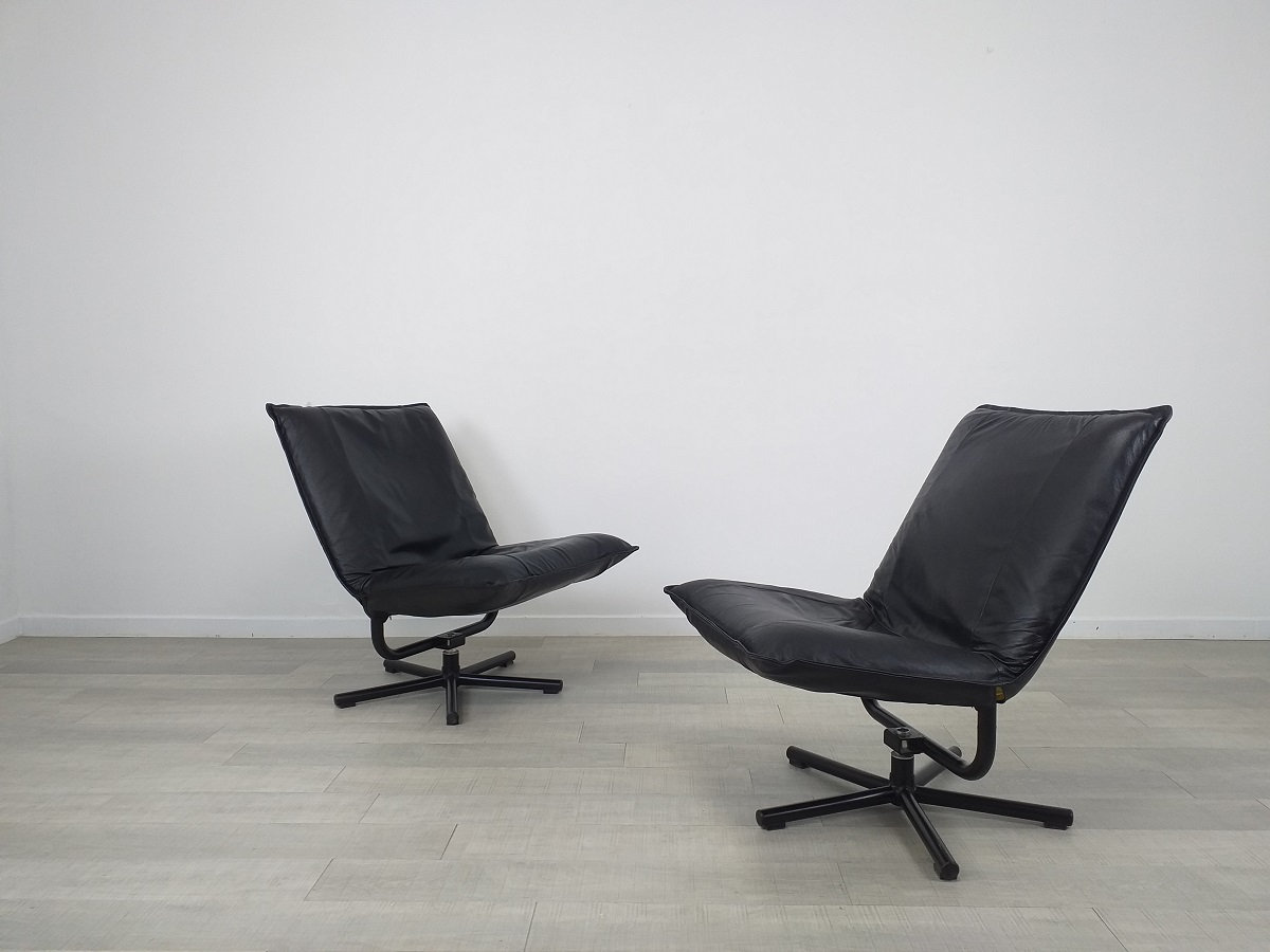 Deux Chauffeuses en Cuir Années 70 Vintage