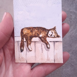 ARTE Original ACEO.Pintura de acuarela original.Tarjetas ACEO.Gato rojo duerme en la valla.