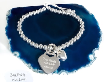 Bransoletka z koralików w kształcie serca na sercu z własnoręcznie napisanym napisem