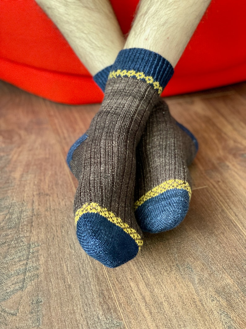 Downloadable Knitting Pattern PDF / Sock knitting pattern / Men's sock knitting pattern / Sock pattern / Knitting pattern My Man's socks image 1