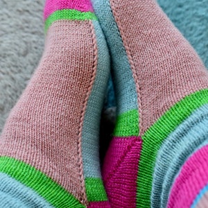 Sock knitting pattern / Hand knitted socks / Knitting pattern / Valorie knitting pattern PDF / Hybrid construction