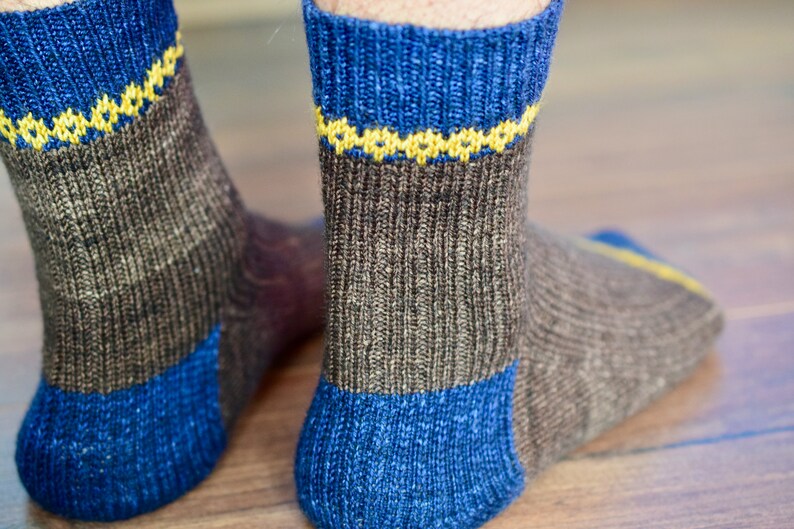 Downloadable Knitting Pattern PDF / Sock knitting pattern / Men's sock knitting pattern / Sock pattern / Knitting pattern My Man's socks image 6