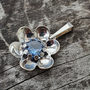 Finnish Modernist Silver & Blue Spinel Flower Necklace Pendant by Kultaseppa Salovaara