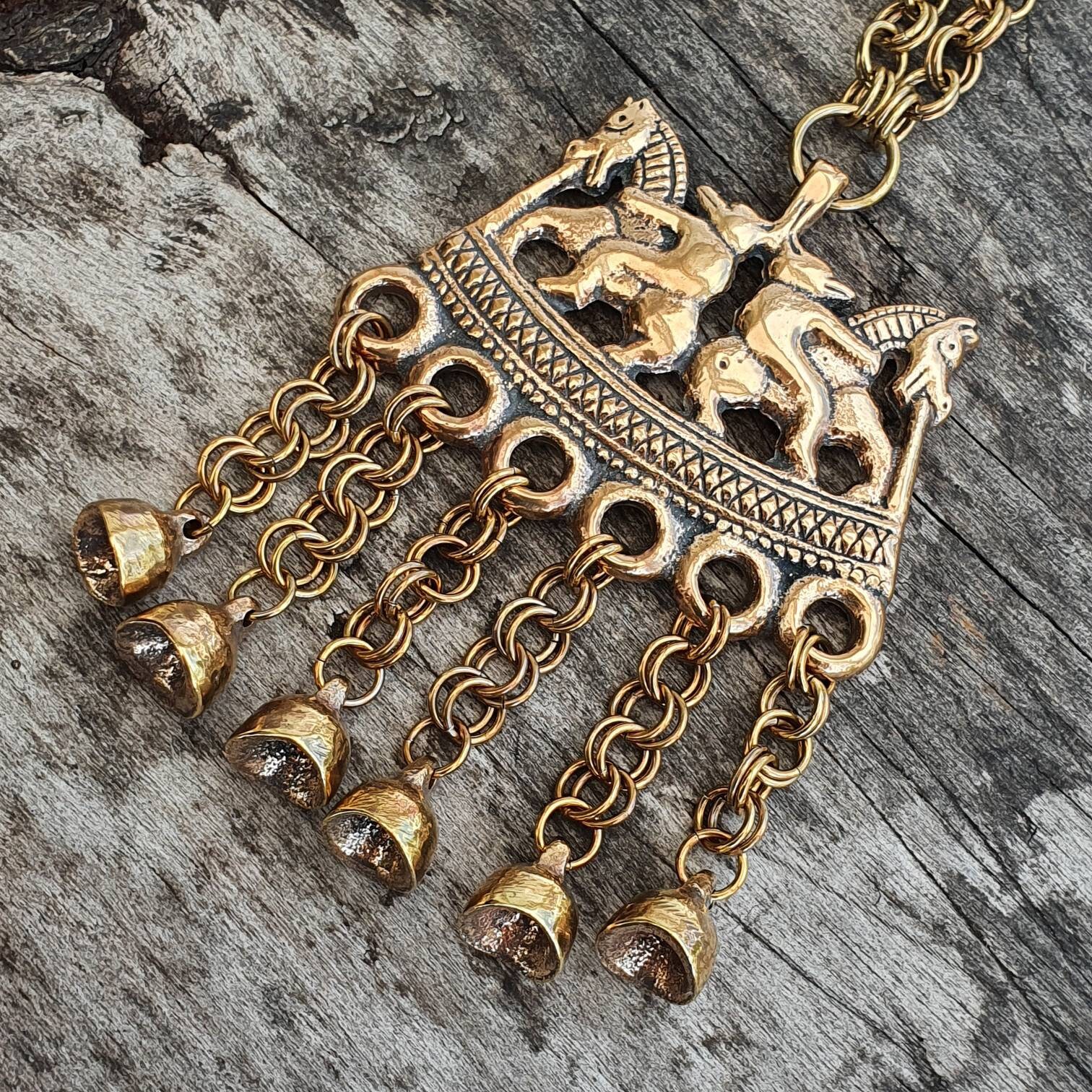 Bronze necklace shop