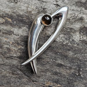1960s Modernist Finnish Silver Brooch with Smoky Quartz – Kultaseppä Salovaara