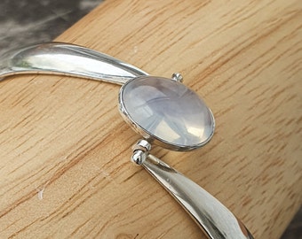 1950s Modernist Silver & "Moonstone" Chalcedony Bangle Bracelet by Kultaseppa Salovaara