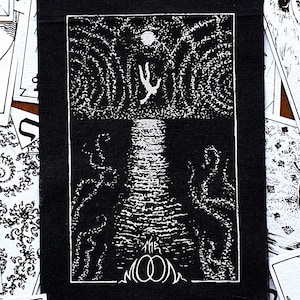 Sy-på-lapp ~ The MOON TAROT ~ Punkmode, Handtryckt lätt bomull ~ Vit, guld eller röd