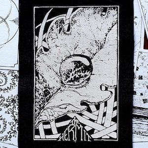 Naszywka ~ THE HERMIT TAROT ~ Punkowa moda, lekka bawełna z nadrukiem ręcznym ~ Czarny lub czerwony