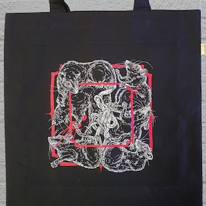 Jutebeutel, Bio-Baumwolle & anti-sweat-shop, handbedruckt und bestickt mit Gothic-Motiven