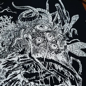 Aufnäher zum Aufnähen von CRAWLING CHAOS: Weiß/Rot/Blau Dämonisch, Okkult, Dämonologie, Chaos, Metallkopf, Eldrich, Kosmischer Horror, Monster, Crust Punk, Tod Bild 7