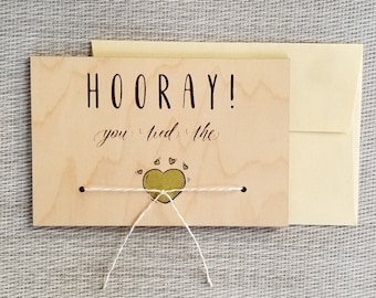 Lasergeschnittene Hochzeitskarte aus Holz - Goldherz - einzigartiges Geschenk für Brautpaare