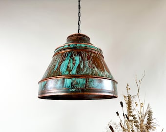 Grande suspension patinée rustique - Luminaire industriel cuivré fait main vintage