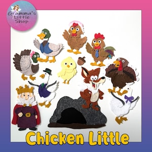 Peut inclure: Une collection de personnages en feutrine du conte pour enfants "Chicken Little". Les personnages incluent un canard, une poule, un coq, un poussin, un renard, une dinde, une oie et un roi. Le texte "Chicken Little" est affiché en bas.