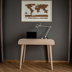 Kleiner Computer Schreibtisch mit Schublade in Eiche geweißt, Mid Century Schreibtisch, Schreibtisch aus massiver Eiche, Schreibtisch, Schreibtisch, Kleiner handgefertigter Schreibtisch