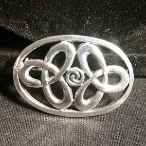 Goupille sterling de noeud celtique argentée