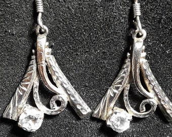 Diamantslipade örhängen i sterlingsilver med statement-motiv
