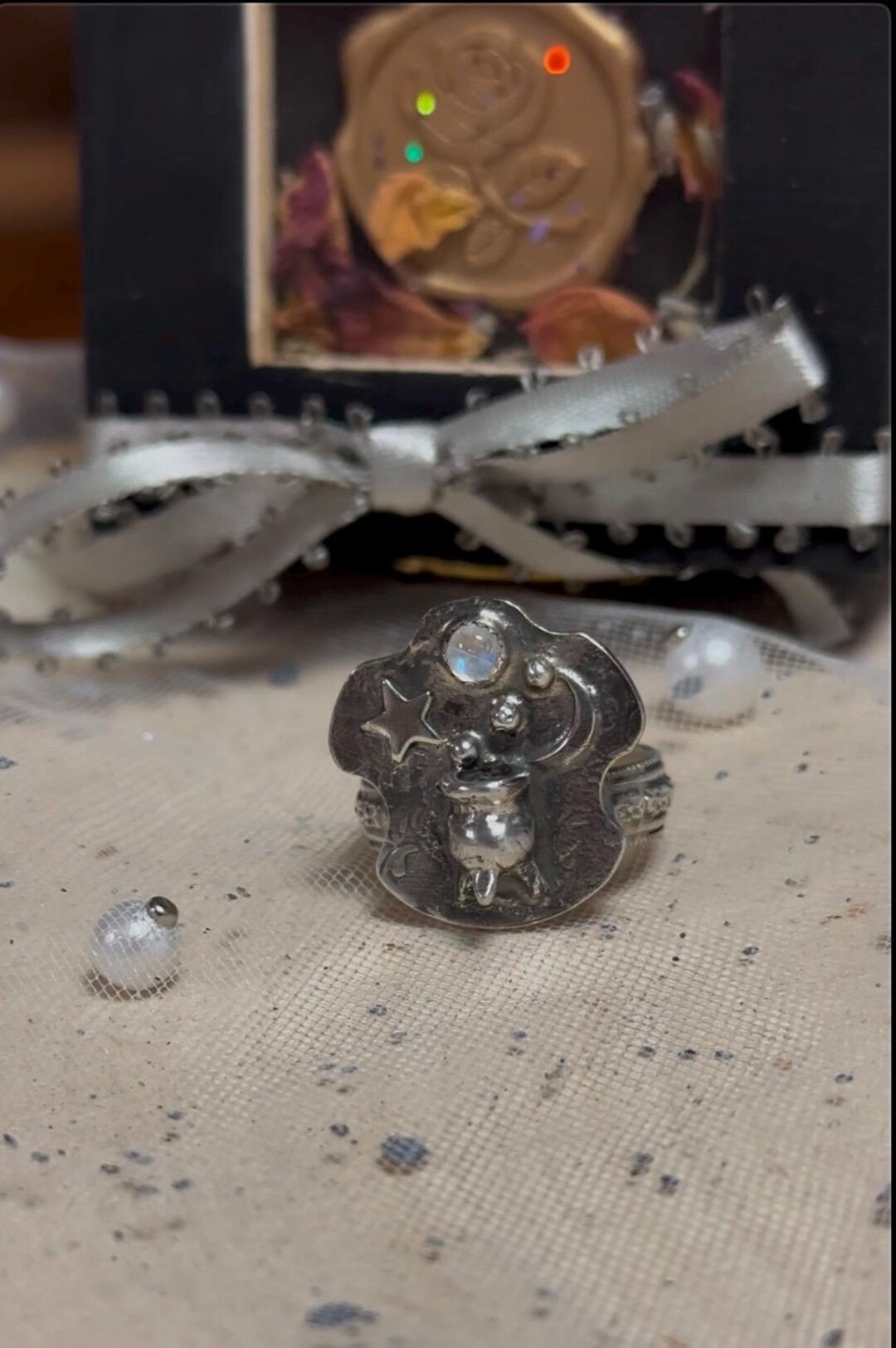 Cauldron Ring of Divine Wisdom - Etsy