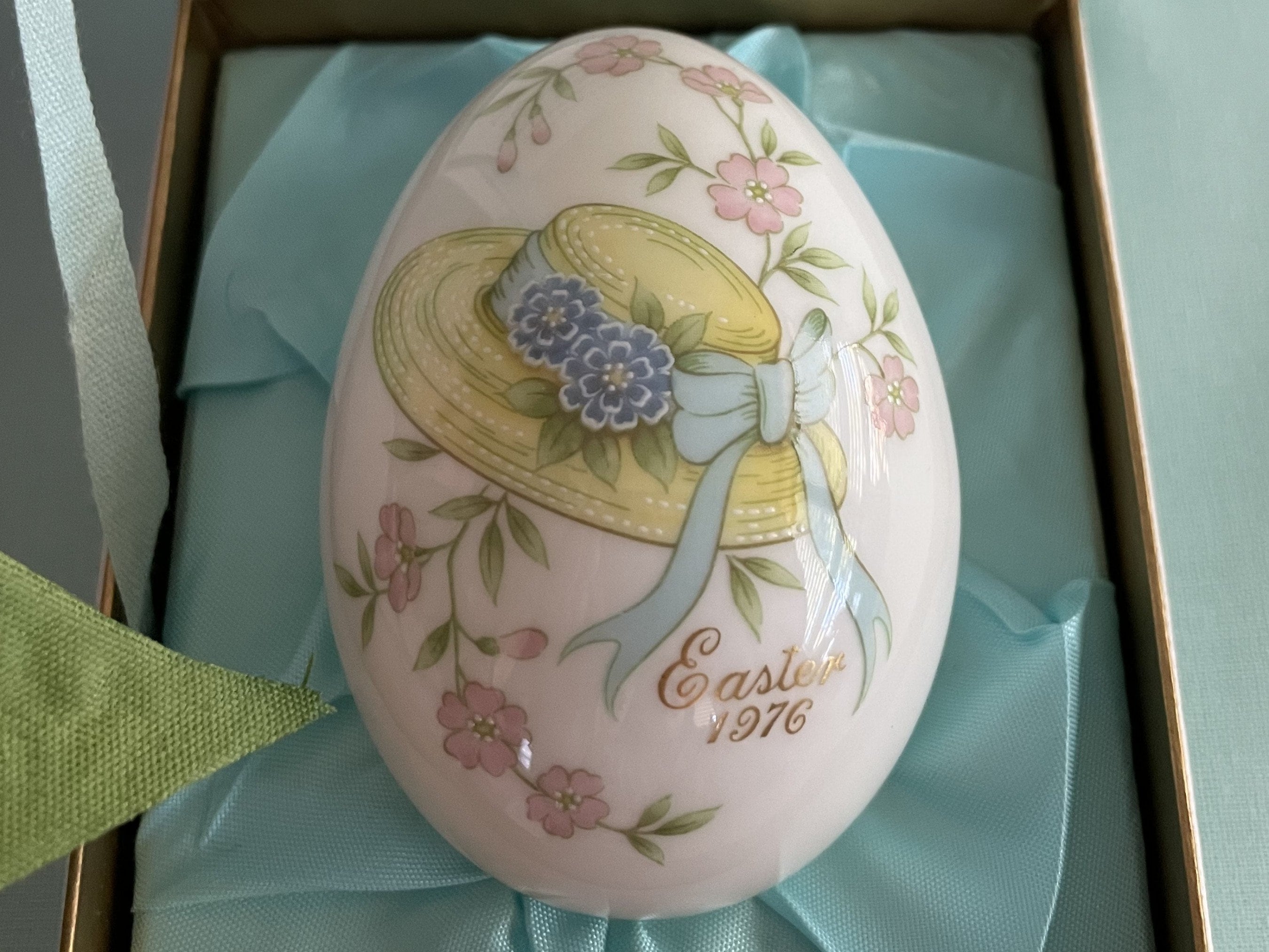 イースターエッグ ノリタケ NORITAKE Noritake 1976 Limited Edition Bone China Easter Egg Commemorative