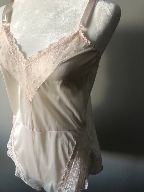 Vintage Barely Pink || VOGUE || Vintage Teddy with