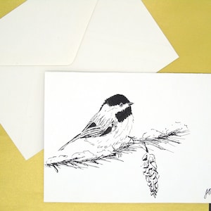 Carte de Noel dessinée à la main, carte de vœux d'hiver faite à la main, croquis original d'oiseau d'encre 5x7, art de Chickadee, anniversaire, anniversaire, carte de remerciement