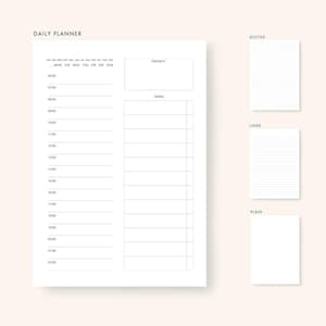 Pu&ograve; includere: Un'agenda giornaliera bianca con la scritta "DAILY PLANNER" in alto. L'agenda include sezioni per l'ora, la priorit&agrave; e i compiti. Sono mostrati anche tre blocchi note pi&ugrave; piccoli con pagine a puntini, a righe e bianche.