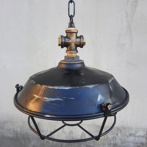Industrial pendant lamp.Ceiling rustic chandelier